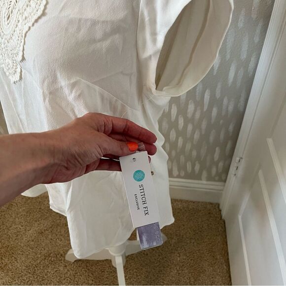 NWT Pale Sky Quin Cap Sleeve Top White Size Medium - Picture 2 of 6